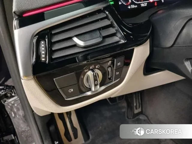 BMW 5 Series (G30) 2021 Черный из Кореи, фото 3