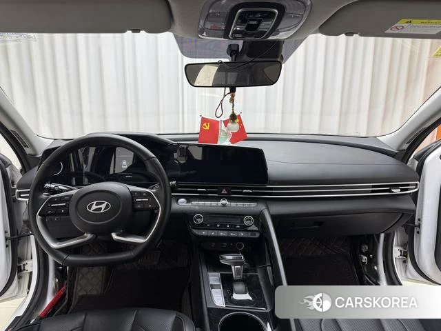 Hyundai Elantra 2023 Белый из Китая, фото 3