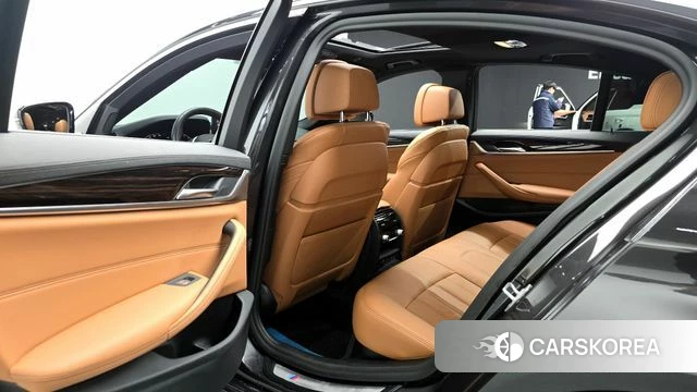 BMW 5 Series (G30) 2021 Серый из Кореи, фото 3