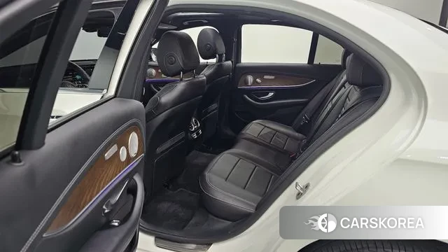 Mercedes-Benz E-Class W213 2021 Белый из Кореи, фото 3