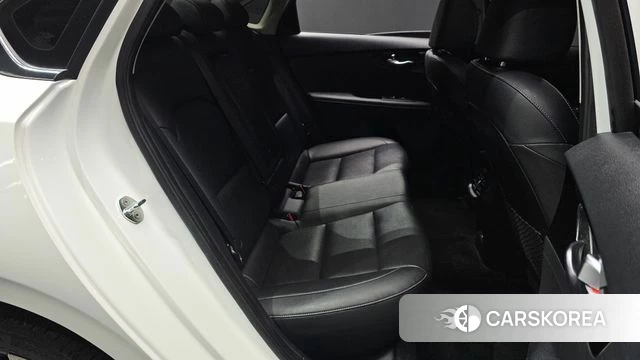 Kia The New K3 2nd generation 2021 Белый из Кореи, фото 3