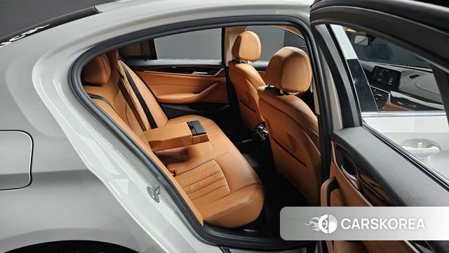 BMW 5 Series (G30) 2019 Белый из Кореи, фото 3