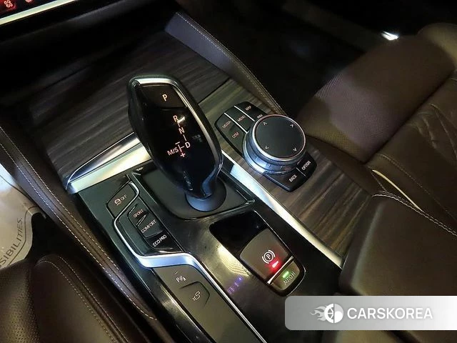 BMW 5 Series (G30) 2018 Черный из Кореи, фото 3