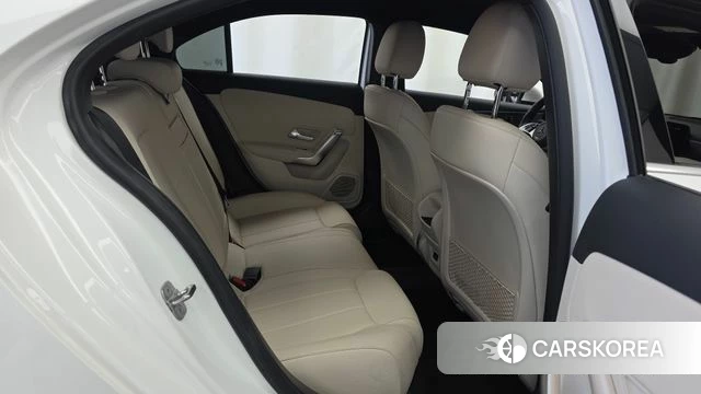 Mercedes-Benz A-Class W177 2024 Белый из Кореи, фото 3