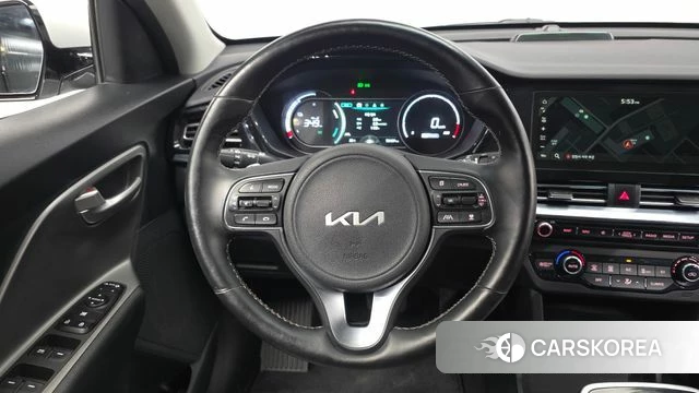 Kia Niro Plus 2022 Серебряный из Кореи, фото 3