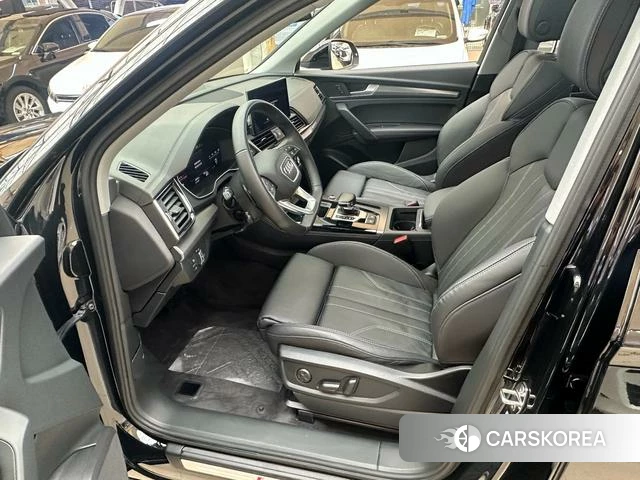 Audi Q5L 2022 Черный из Китая, фото 3