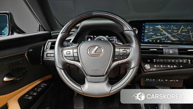 Lexus ES300h 7th generation 2025 Серый из Кореи, фото 3