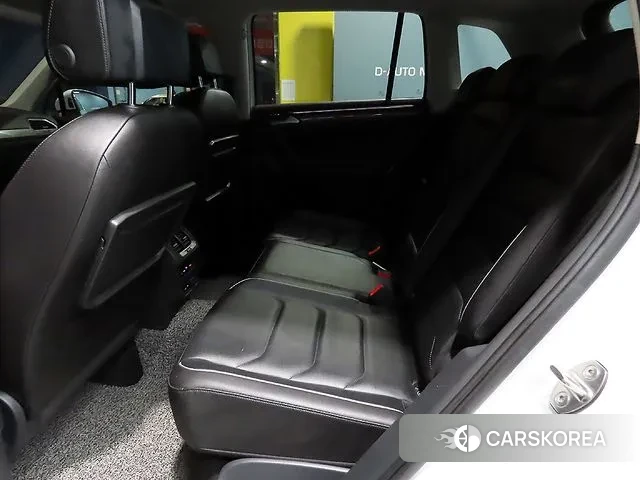 Volkswagen Tiguan second Generation 2020 Белый из Кореи, фото 3