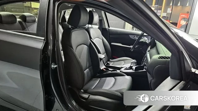 Kia The New K3 2nd generation 2023 Серый из Кореи, фото 3