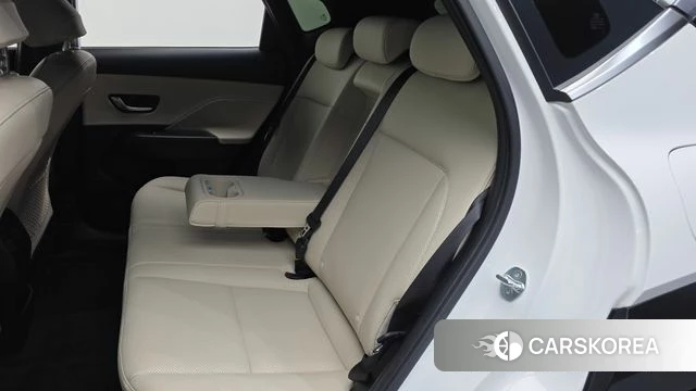 Hyundai Kona (SX2) 2023 Белый из Кореи, фото 3