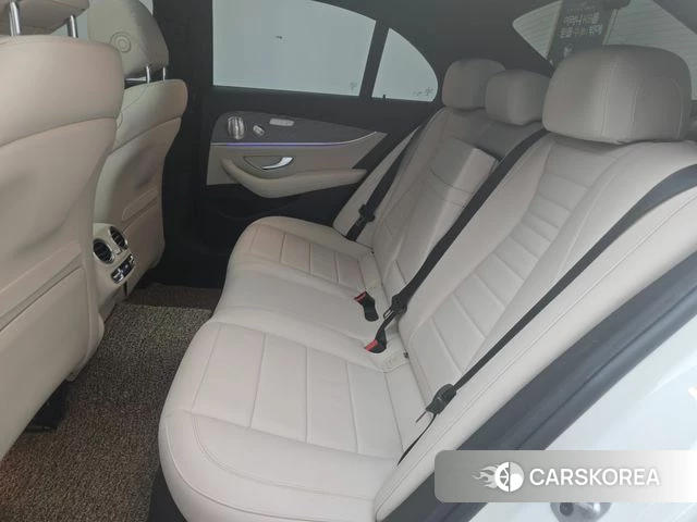 Mercedes-Benz E-Class W213 2022 Белый из Кореи, фото 3
