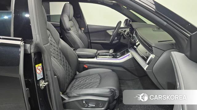 Audi Q8 (4M) 2023 Черный из Кореи, фото 3