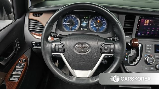 Toyota Sienna 2018 Белый из Кореи, фото 3