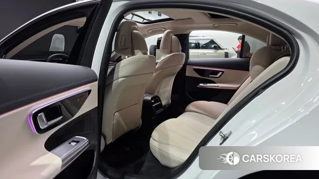 Mercedes-Benz E-Class W214 2025 Белый из Кореи, фото 3