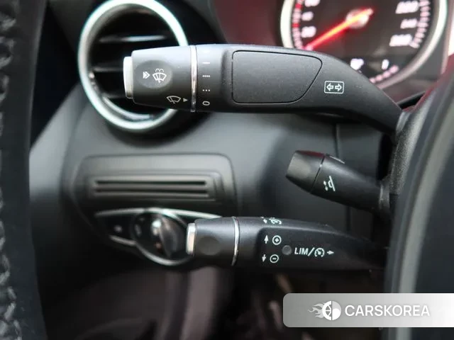 Mercedes-Benz C-Class W205 2018 Белый из Кореи, фото 3