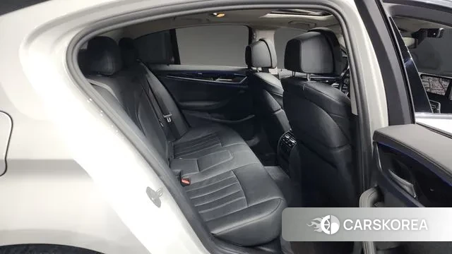 BMW 5 Series (G30) 2019 Белый из Кореи, фото 3