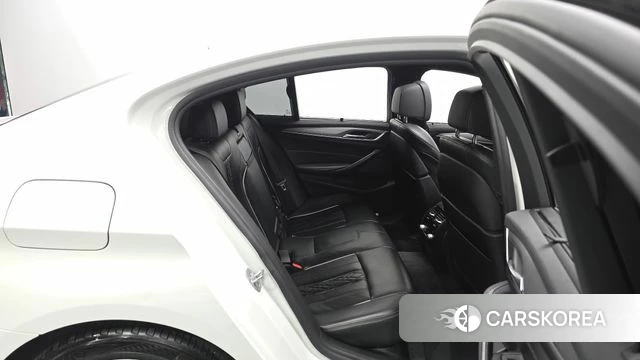 BMW 5 Series (G30) 2019 Белый из Кореи, фото 3