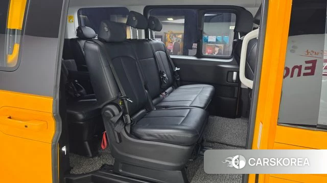 Hyundai Staria 2023 Желтый из Кореи, фото 3