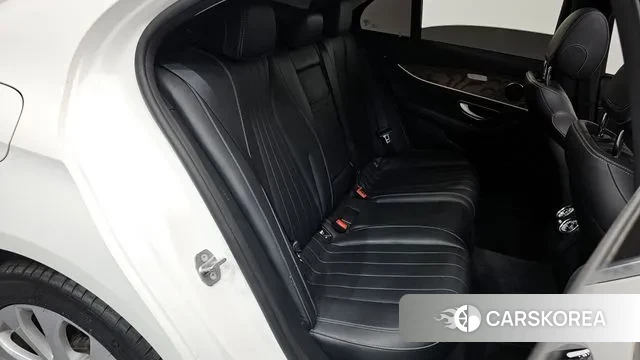 Mercedes-Benz E-Class W213 2018 Белый из Кореи, фото 3