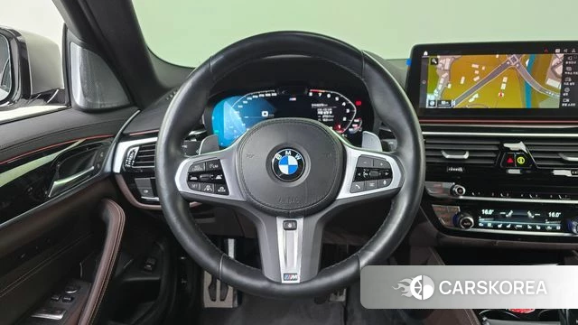 BMW 5 Series (G30) 2022 Белый из Кореи, фото 3