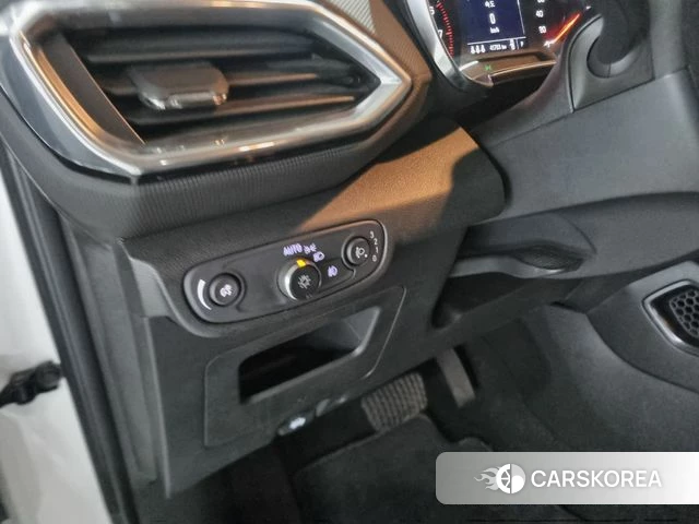 Chevrolet (GM Daewoo) Trailblazer 2022 Белый из Кореи, фото 3