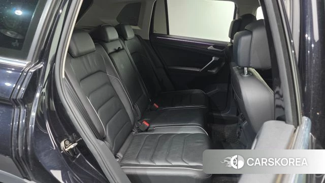 Volkswagen Tiguan second Generation 2021 Черный из Кореи, фото 3