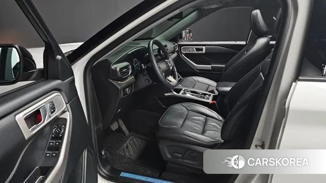 Ford Explorer 6th Generation 2023 Белый из Кореи, фото 3