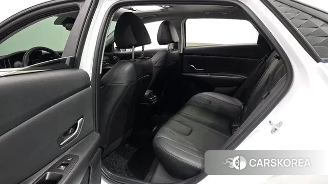 Hyundai The New Avante (CN7) 2023 Белый из Кореи, фото 3