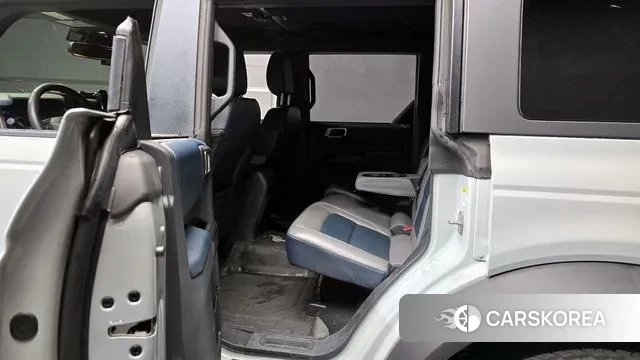 Ford Bronco 6th Generation 2024 Серебристо-серый из Кореи, фото 3