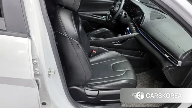 Hyundai The New Avante (CN7) 2023 Белый из Кореи, фото 3