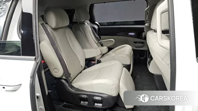 Kia Carnival 4th generation 2023 Белый из Кореи, фото 3
