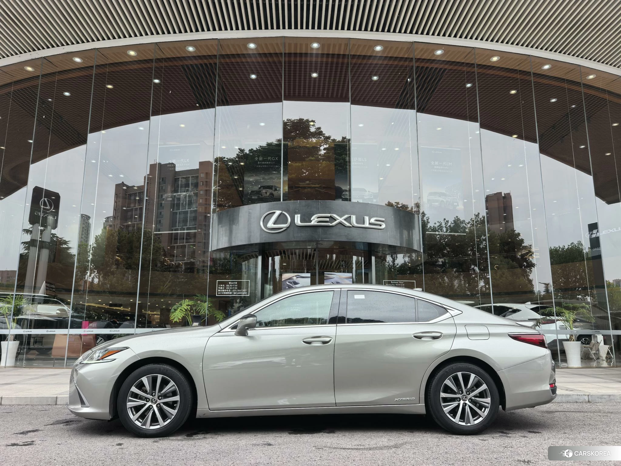 Lexus ES 2019 Серебристо-серый из Китая, фото 3