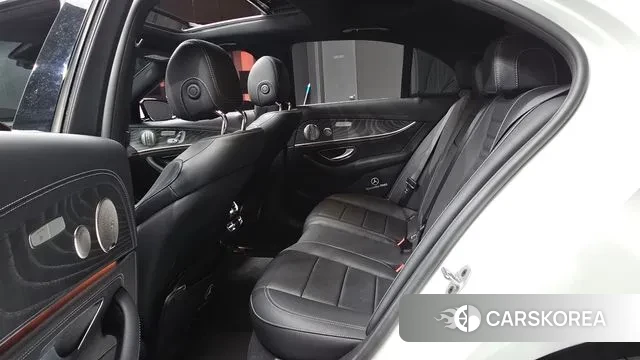 Mercedes-Benz E-Class W213 2022 Белый из Кореи, фото 3