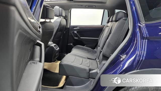 Volkswagen Tiguan Allspace 2023 Синий из Кореи, фото 3
