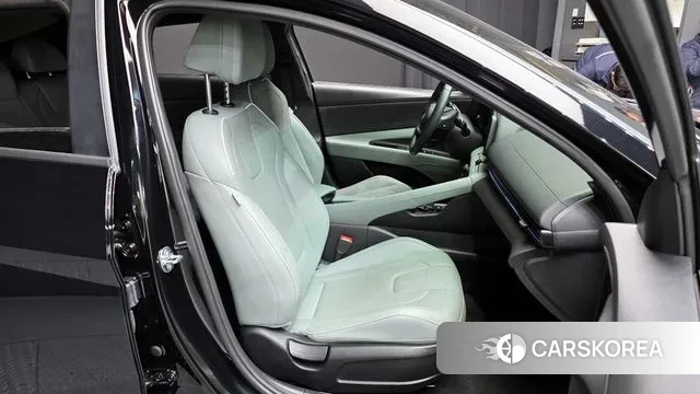 Hyundai The New Avante (CN7) 2024 Черный из Кореи, фото 3