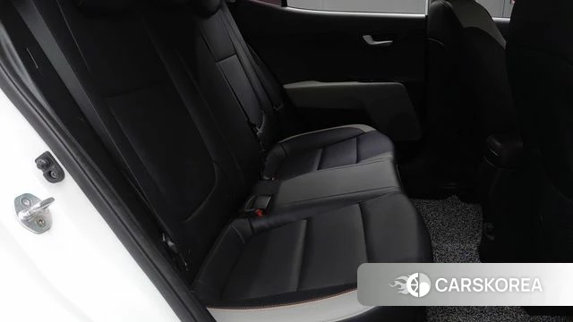 Kia Stonic 2018 Белый двухцветный из Кореи, фото 3