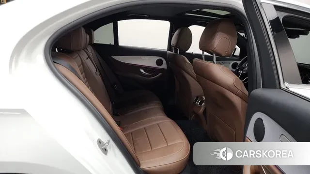 Mercedes-Benz E-Class W213 2021 Белый из Кореи, фото 3