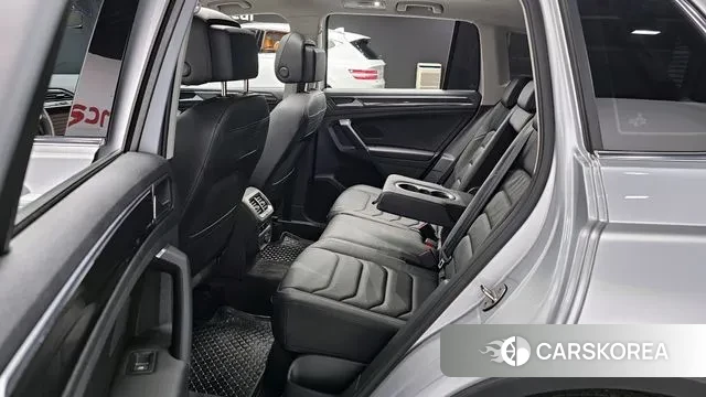 Volkswagen Tiguan second Generation 2022 Серебряный из Кореи, фото 3