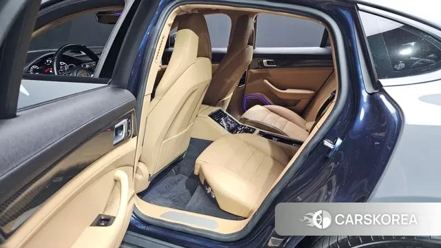 Porsche Panamera (971) 2018 Серебристо-серый из Кореи, фото 3