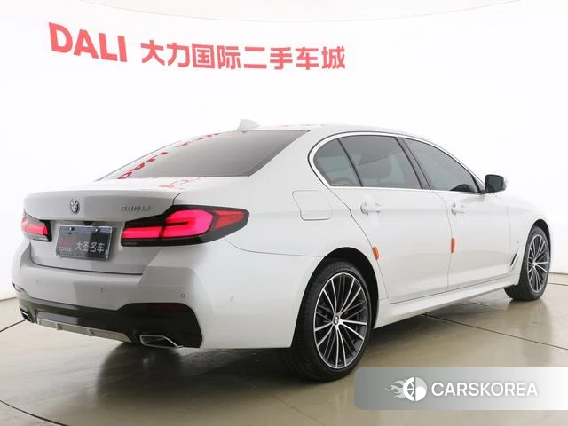 BMW 5 series 2021 Белый из Китая, фото 3