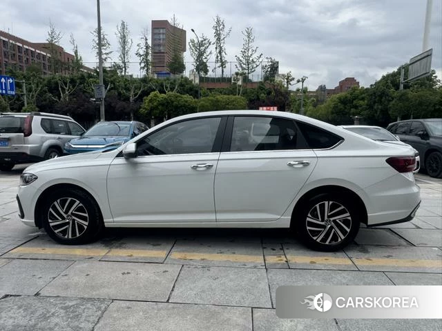 Volkswagen Lavida 2024 Белый из Китая, фото 3