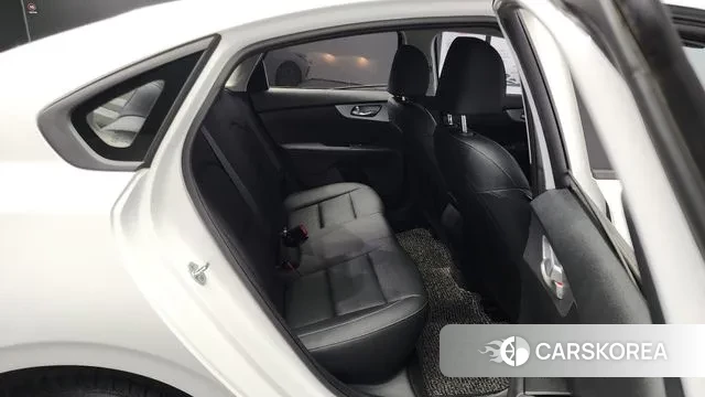 Kia The New K3 2nd generation 2021 Белый из Кореи, фото 3