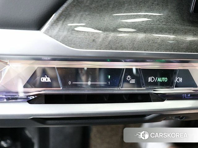 BMW 7 Series (G70) 2023 Черный из Кореи, фото 3