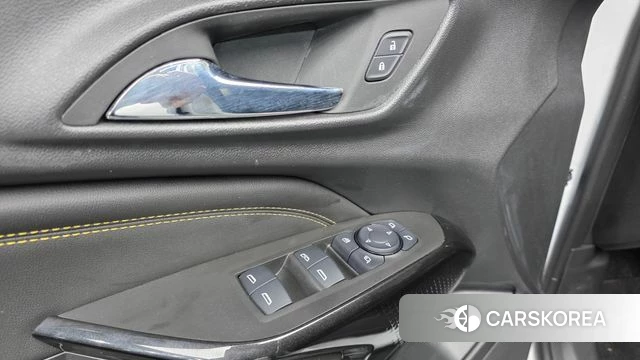 Chevrolet (GM Daewoo) Trax Crossover 2023 Белый из Кореи, фото 3
