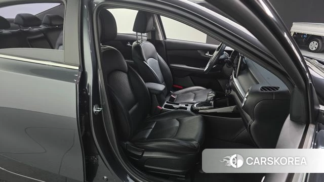 Kia The New K3 2nd generation 2022 Серый из Кореи, фото 3