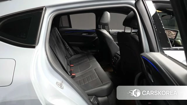 BMW X4 (G02) 2023 Серебристо-серый из Кореи, фото 3