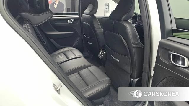 Volvo XC40 2023 Белый из Кореи, фото 3