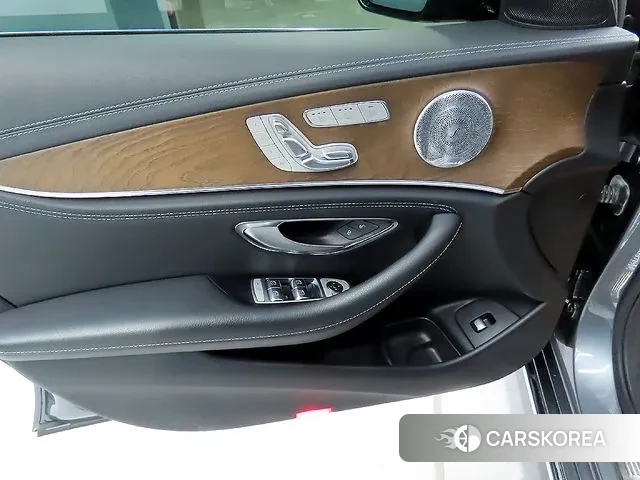 Mercedes-Benz E-Class W213 2020 Серый из Кореи, фото 3