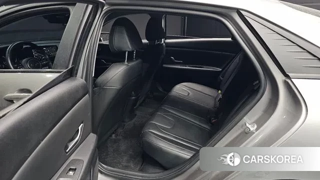 Hyundai Avante Hybrid (CN7) 2021 Серебристо-серый из Кореи, фото 3