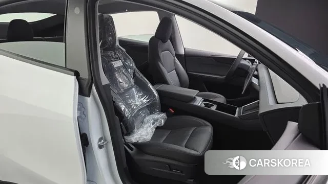 Tesla Model Y 2025 Белый из Кореи, фото 3